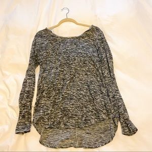 Sinuous brand L/S top